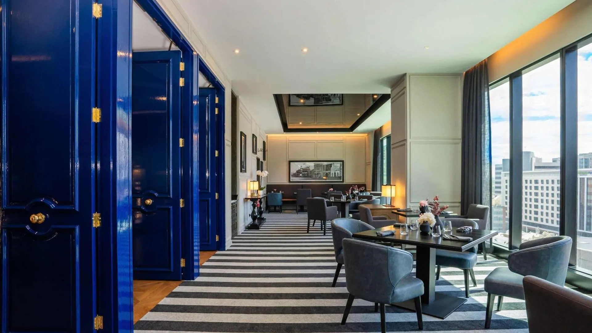 Hotel Sofitel Adelaïde 5*,